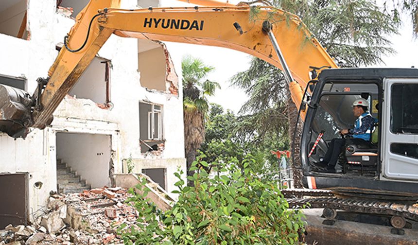 Tuzla Marmados Sitesi kentsel dönüşüm kapsamında yıkıldı!